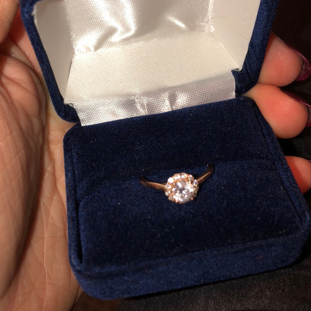 Cubic zirconia rose gold ring